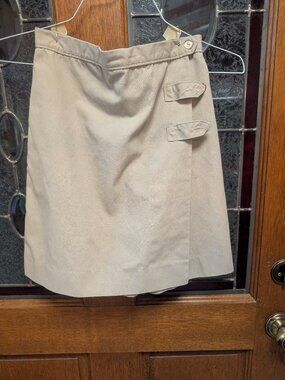 Juniors Khaki skort, size 7/9